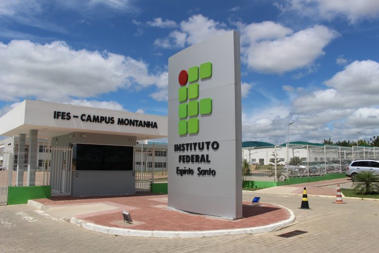 Ifes abre seleção com salário de até R$ 4 mil