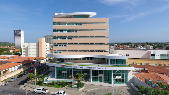 Vagas para ganhar até R$ 24 mil no Ministério Público