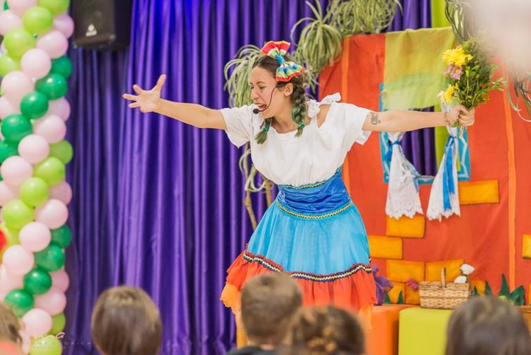 Apresentações de teatro gratuitas para as crianças durante o mês