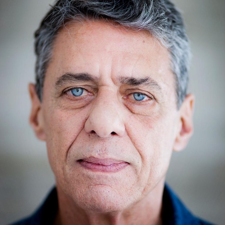 Chico Buarque e Zeca Baleiro cantam em disco sobre a cidade de Santos