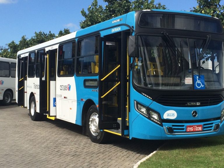 Linhas de ônibus que passam por balneários recebem reforço durante o Verão