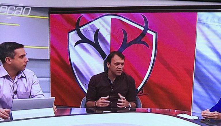 Escudo de time japonês deixa Petckovic “com chifres” na TV