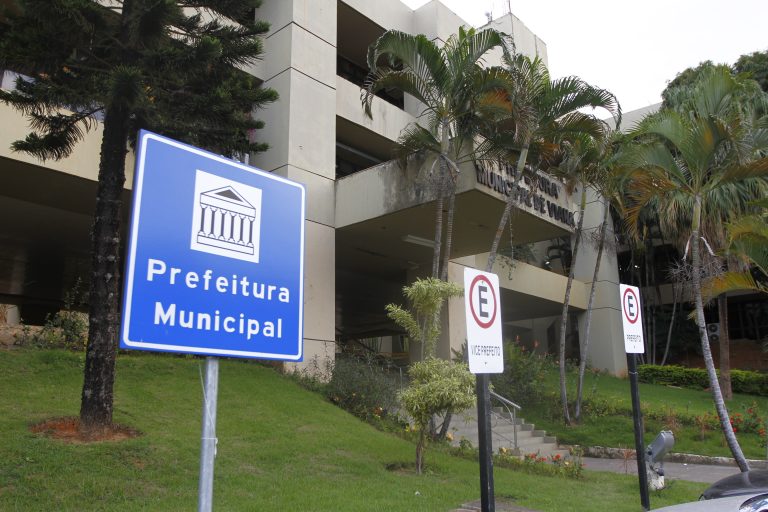 Prefeituras abrem 494 vagas com salário de até R$ 6,4 mil