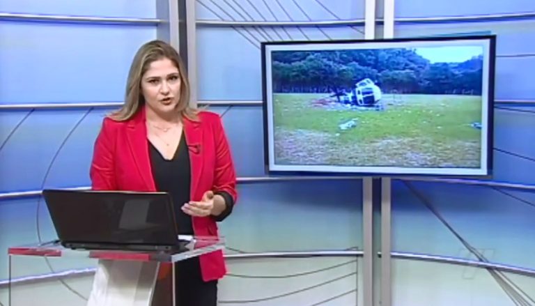 Crianças de um projeto de Cariacica ganham a visita de papai noel e claro, presentes de natal