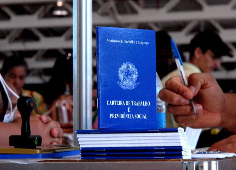 Quatro concursos com salário acima de R$ 20 mil