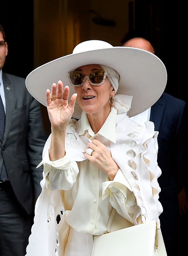 Denúncias de abuso sexual fizeram Céline Dion bloquear música com R. Kelly