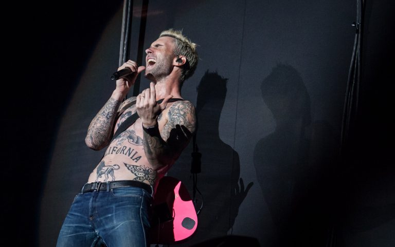Maroon 5 e os rappers Travis e Big Boi serão atrações do intervalo do Super Bowl