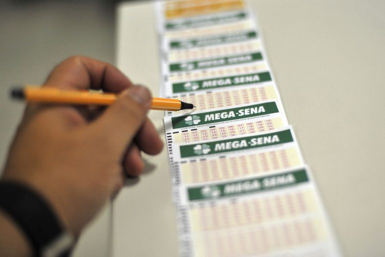 Ninguém acerta e prêmio da Mega-Sena acumula em R$ 12 milhões