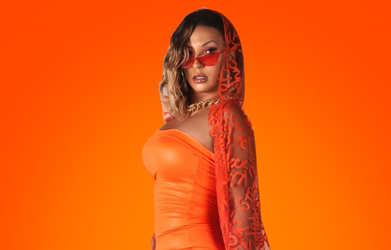 Valesca de volta ao funk proibidão