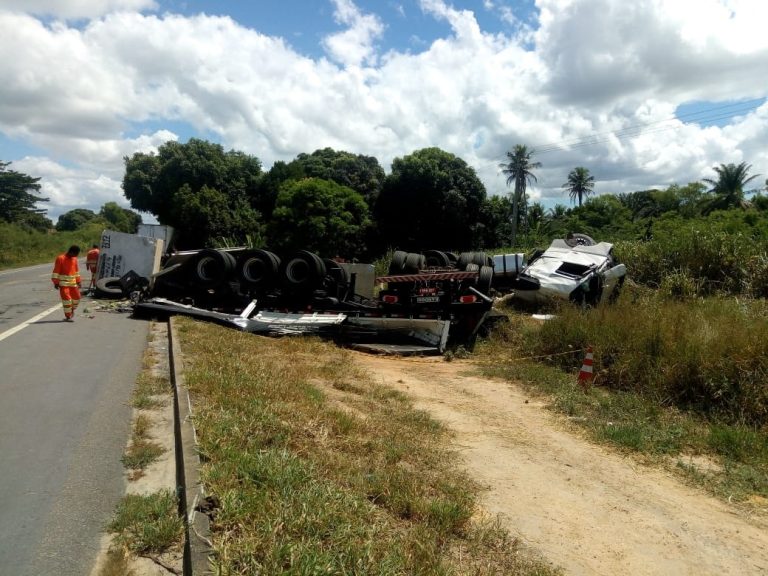 Um motorista morre e outro fica ferido em acidente na BR-101