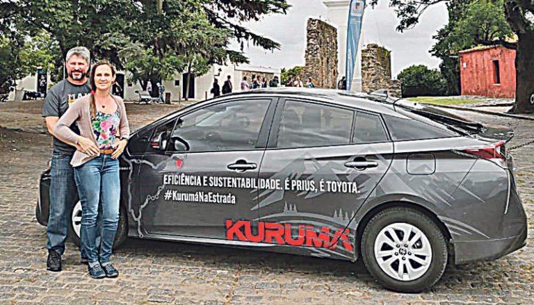 Casal capixaba viaja 5 países a bordo do Prius