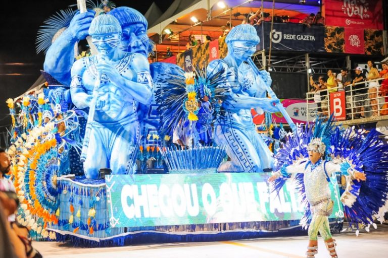 Grupo A: confira como foi o desfile da Chegou o Que Faltava no Carnaval de Vitória
