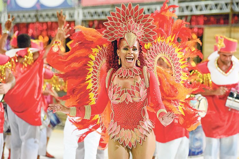 Carnaval 2019: confira as fotos dos desfiles do Grupo B