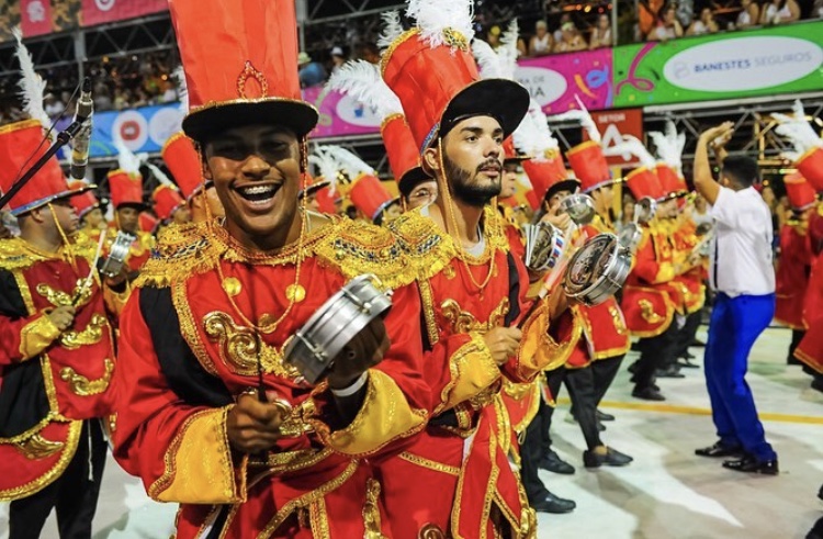 Na ponta dos pés: Pega no Samba homenageia Lenira Borges