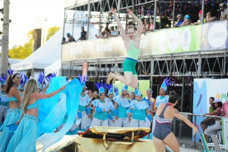 Grupo A: confira como foi o desfile da Império de Fátima no Carnaval de Vitória