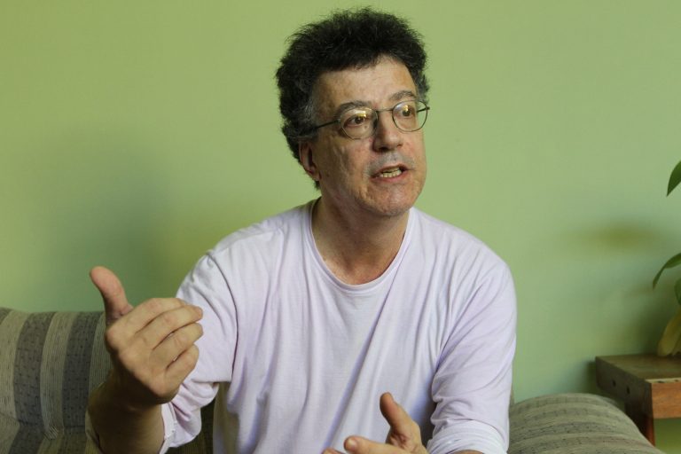 Ufes demite professor acusado de racismo