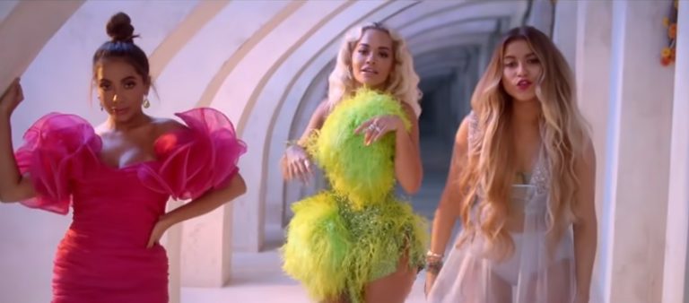 Anitta lança nova música trilíngue, em parceria com Rita Ora e Sofia Reyes