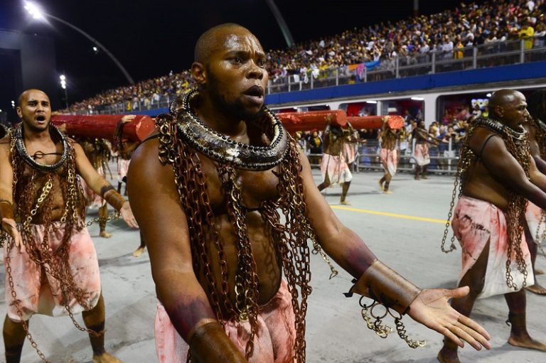 Maior campeã do Carnaval de SP, Vai-Vai é rebaixada pela primeira vez