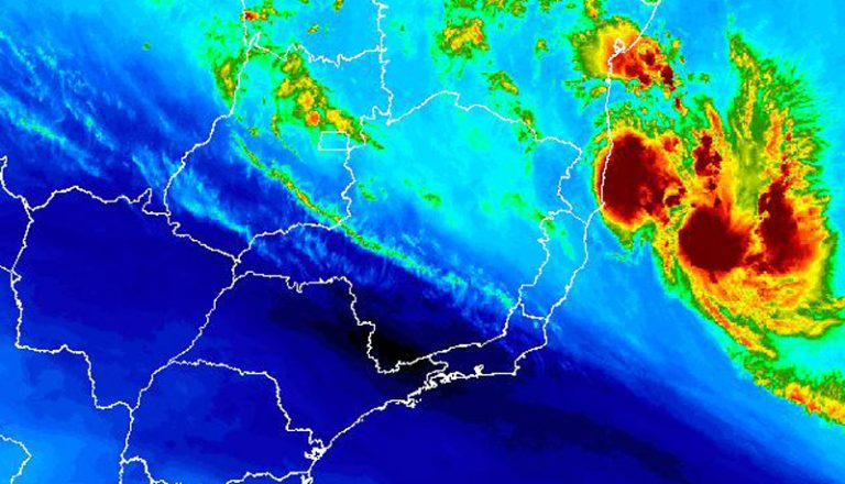 Tempestade tropical se afasta do litoral capixaba