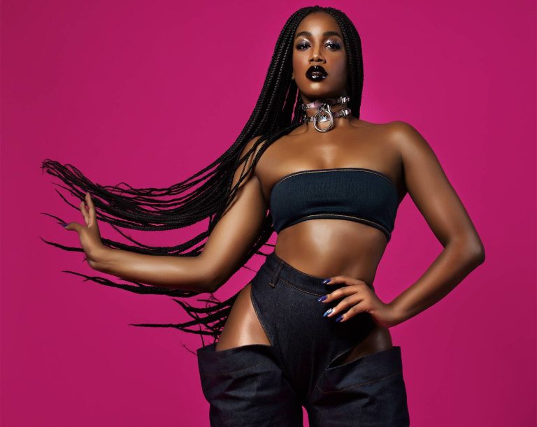 Conta oficial do festival: cantora Iza está confirmada no Lollapalooza Brasil