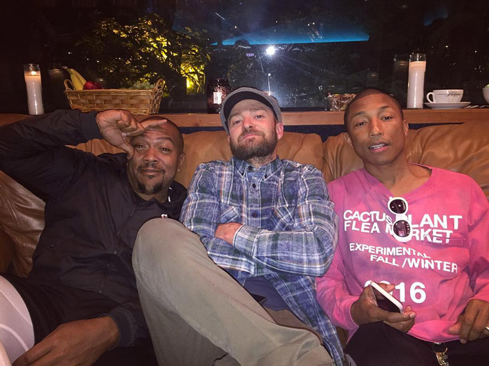 Superstars e colaboradores, Justin Timberlake, Timbaland e Pharrell Williams celebram