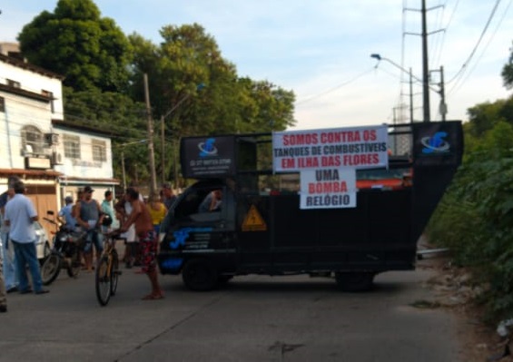 Manifestantes bloqueiam estrada de Capuaba, em Vila Velha