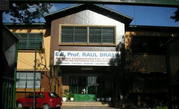 Professores da Escola Raul Brasil, em Suzano, retornam às atividades