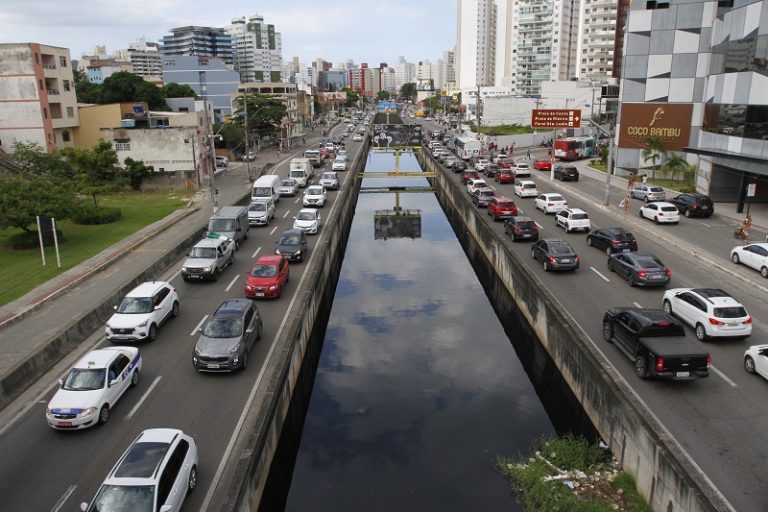Avenida Carioca, em Vila Velha, vai ganhar mais uma faixa