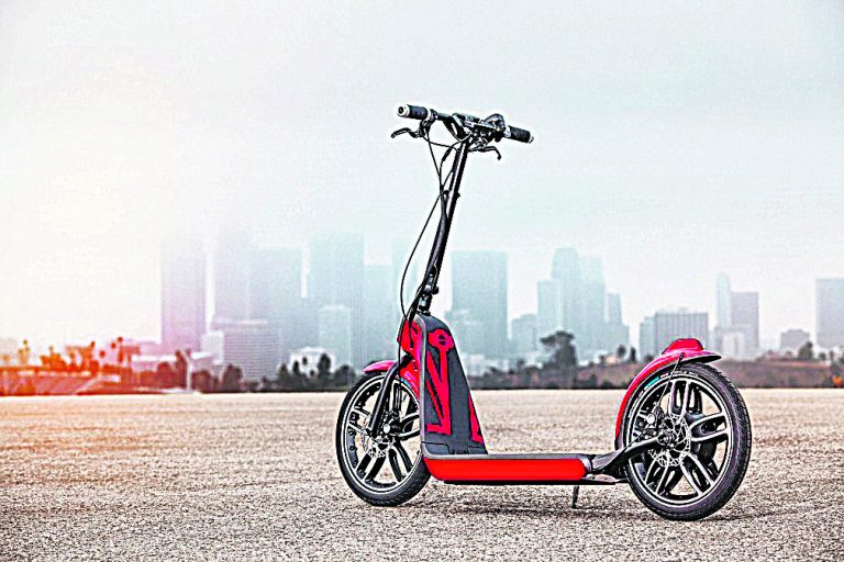 Patinete elétrico roda até 25 km