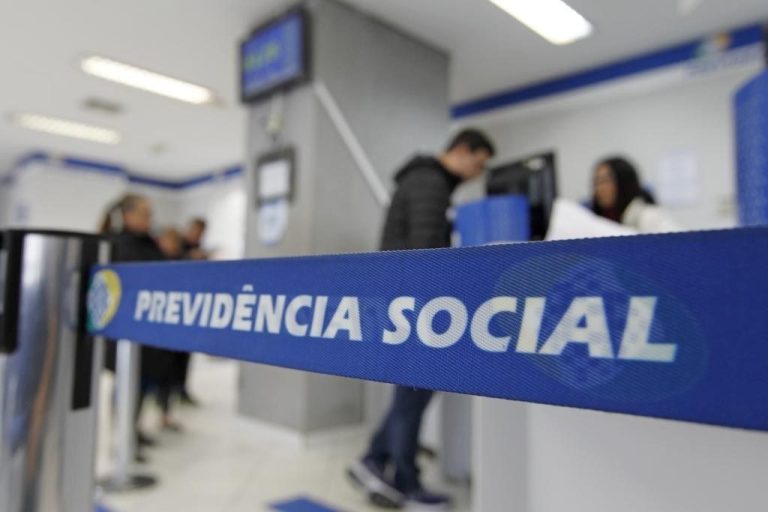 Justiça determina União a realizar novo concurso para o INSS