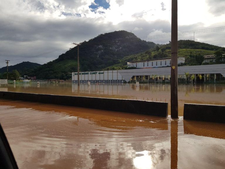 BR-101 tem interdição total em Viana