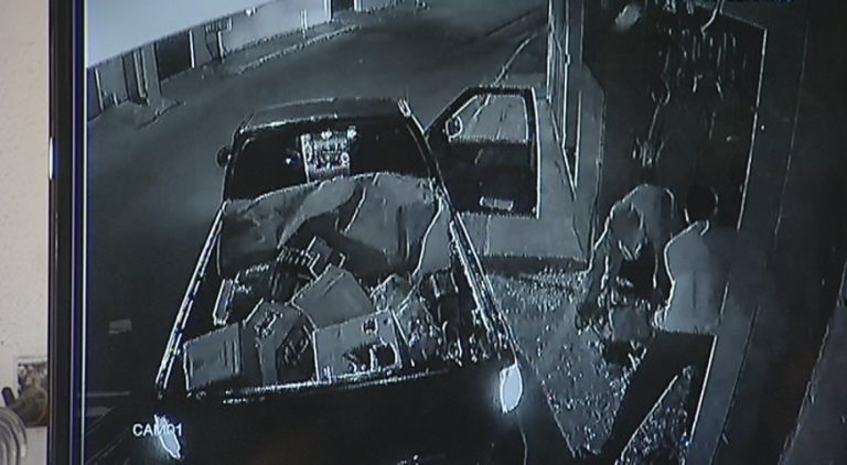Procurados os criminosos que arrombaram lojas na Serra