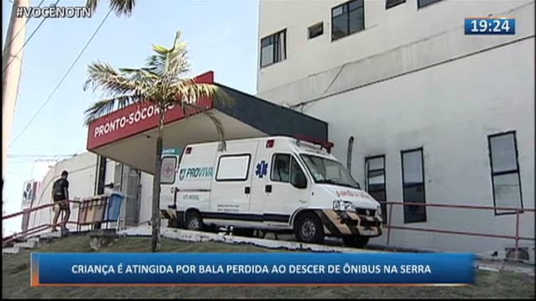 Criança é atingida por bala perdida ao descer de ônibus na Serra