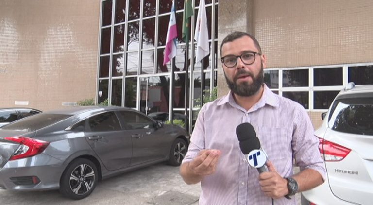 Prefeita acusada de corrupção tinha R$33 mil em mochila