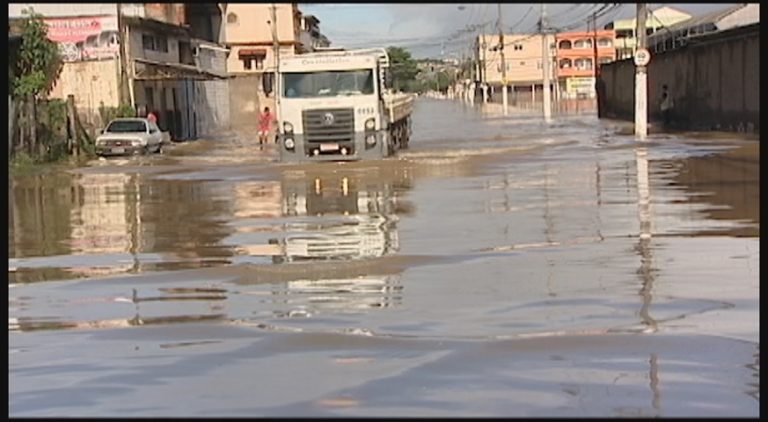 Dia de limpeza e contabilizar o prejuízo em Vila Velha