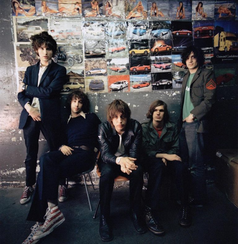 The Strokes lança faixa inédita três anos após lançamento do último disco; veja vídeo