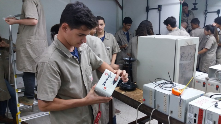 Quase duas mil vagas em cursos técnicos para Secretaria de Educação