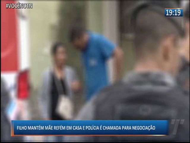Idosa é mantida refém pelo filho por quase duas horas na Serra