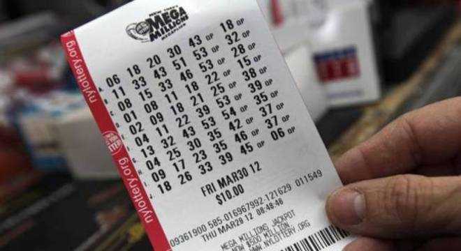 Apostador ganha R$ 1,3 bi na loteria ao usar números de um biscoito da sorte