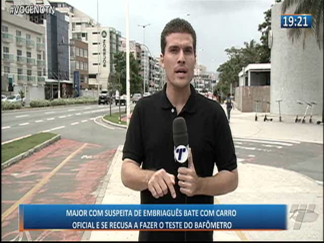 Major com suspeita de embriaguez bate com carro oficial e se recusa a fazer o bafômetro