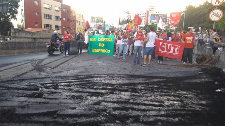 Terceira Ponte tem manifestação e trânsito intenso