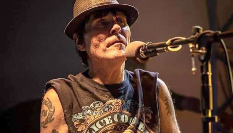 Banda RPM diz que Paulo Pagni segue internado na UTI