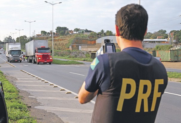 Polícias Rodoviária e Federal pedem para abrir 7.895 vagas