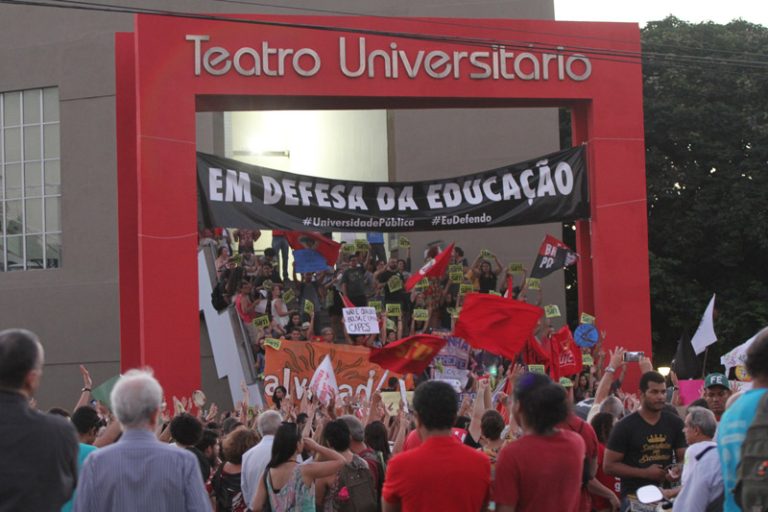 Audiência pública discute cortes de verbas na Ufes e no Ifes