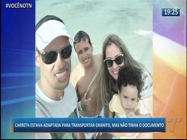 Carreta estava adaptada para transportar granito, mas não tinha o documento