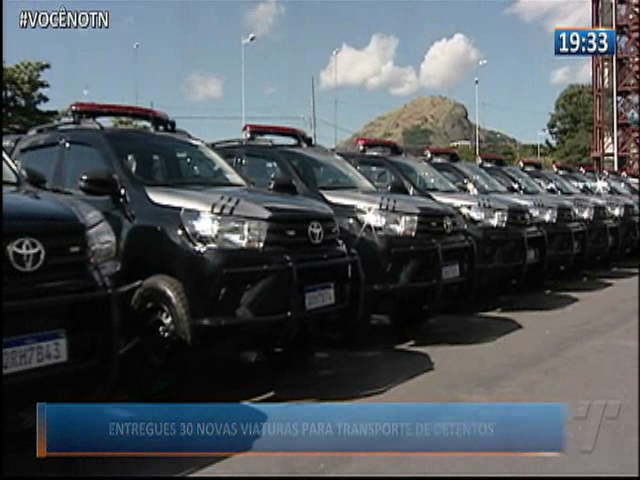 Entregues 30 novas viaturas para transporte de detentos