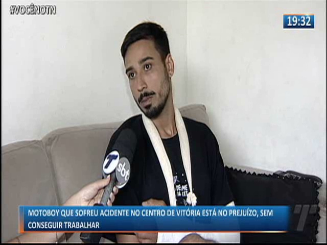 Motoboy que sofreu acidente no Centro de Vitória está no prejuízo e sem conseguir trabalhar