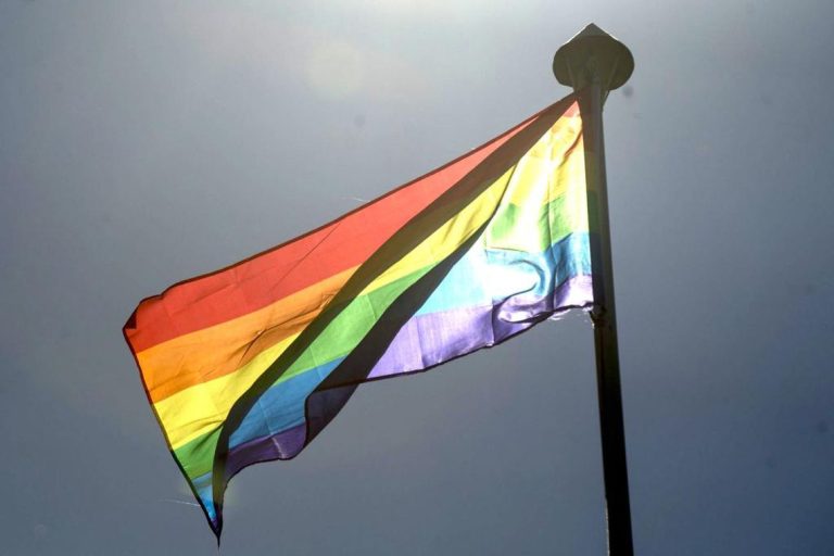 MEC anuncia suspensão de vestibular para trans em universidade federal