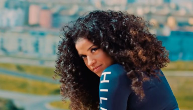 “Anitta e Madonna levaram minha música para o mundo”, diz autora de ‘Faz Gostoso’