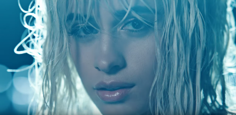 Camila Cabello arrasou no clipe de ‘Find U Again’ e fãs da artista pediram continuação